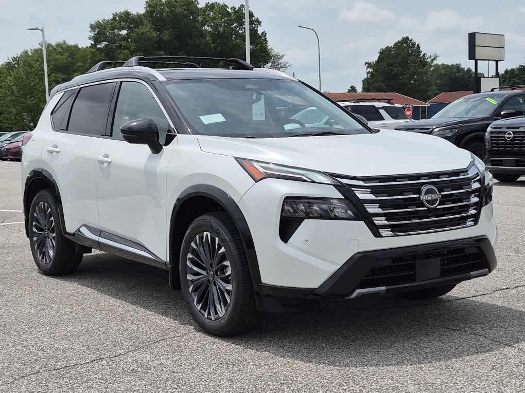 2026 Nissan Rogue Platinum - Everest White Pearl/Super Black exterior view 2