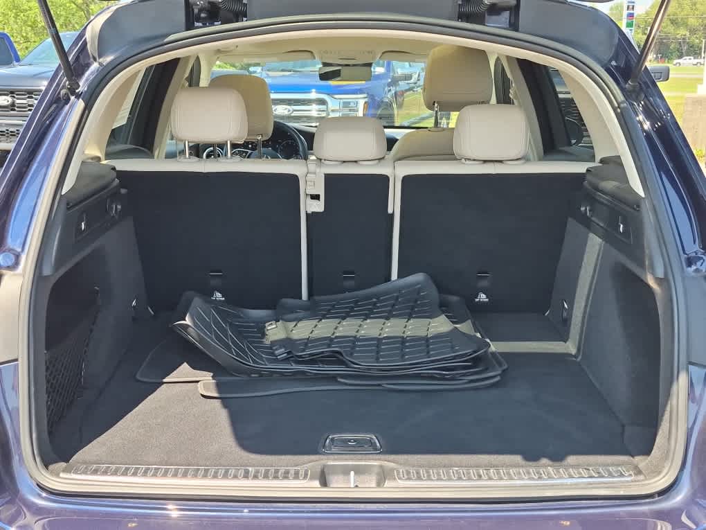 2022 Mercedes-Benz GLC 300 GLC 300 - Lunar Blue Metallic exterior view 19