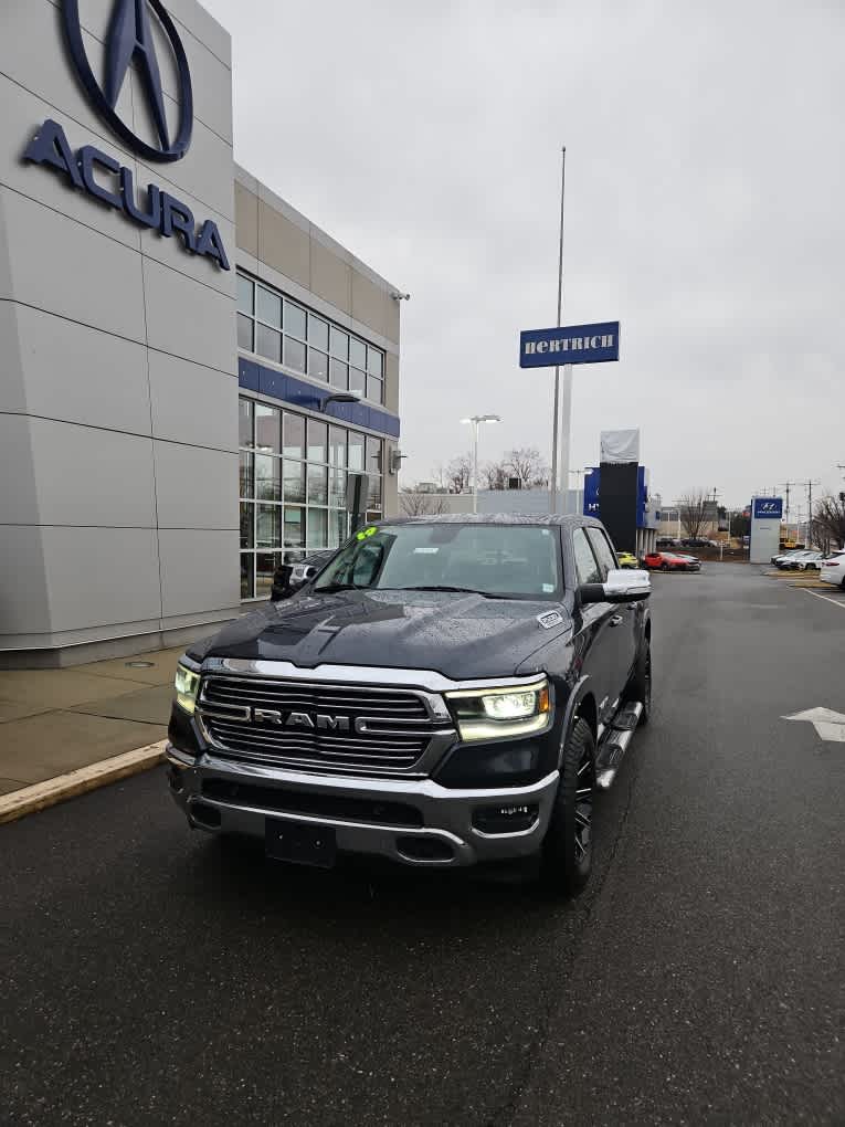 2019 RAM 1500 Laramie Crew Cab 4WD