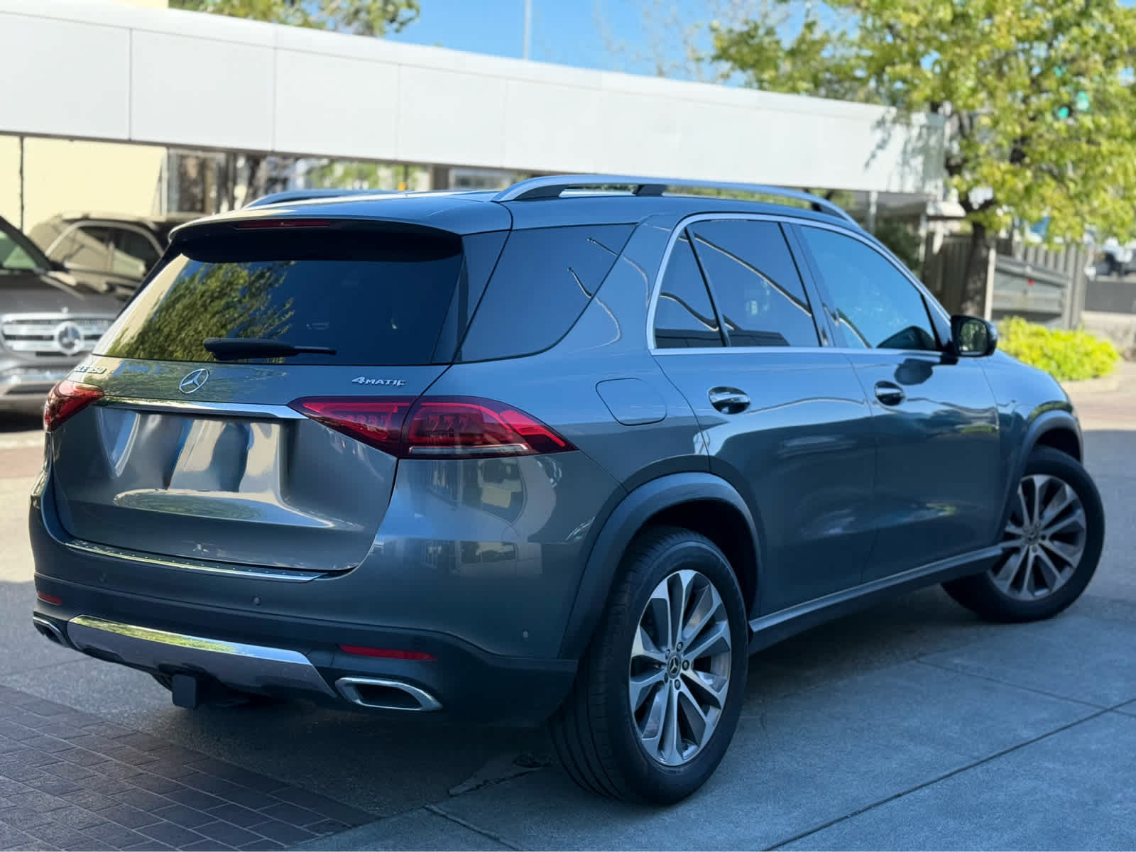 View vehicle photo 5