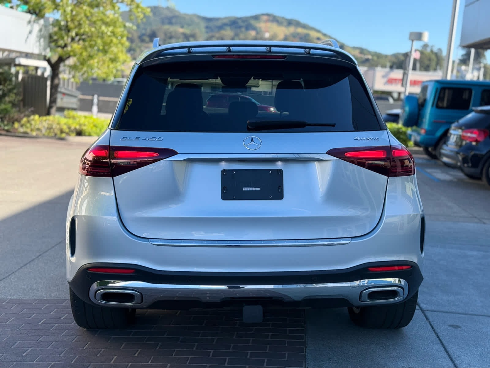 View vehicle photo 3