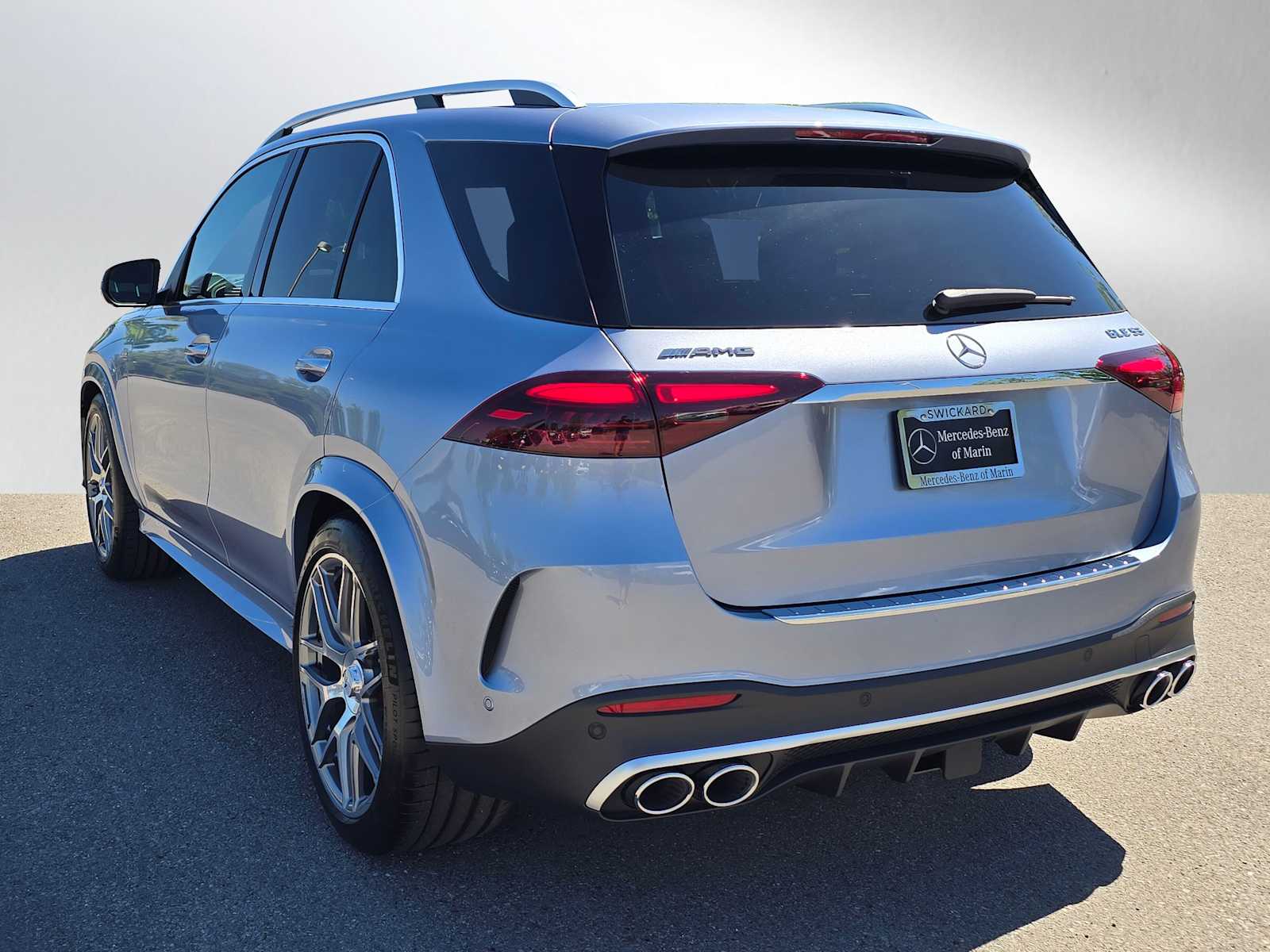 View vehicle photo 5