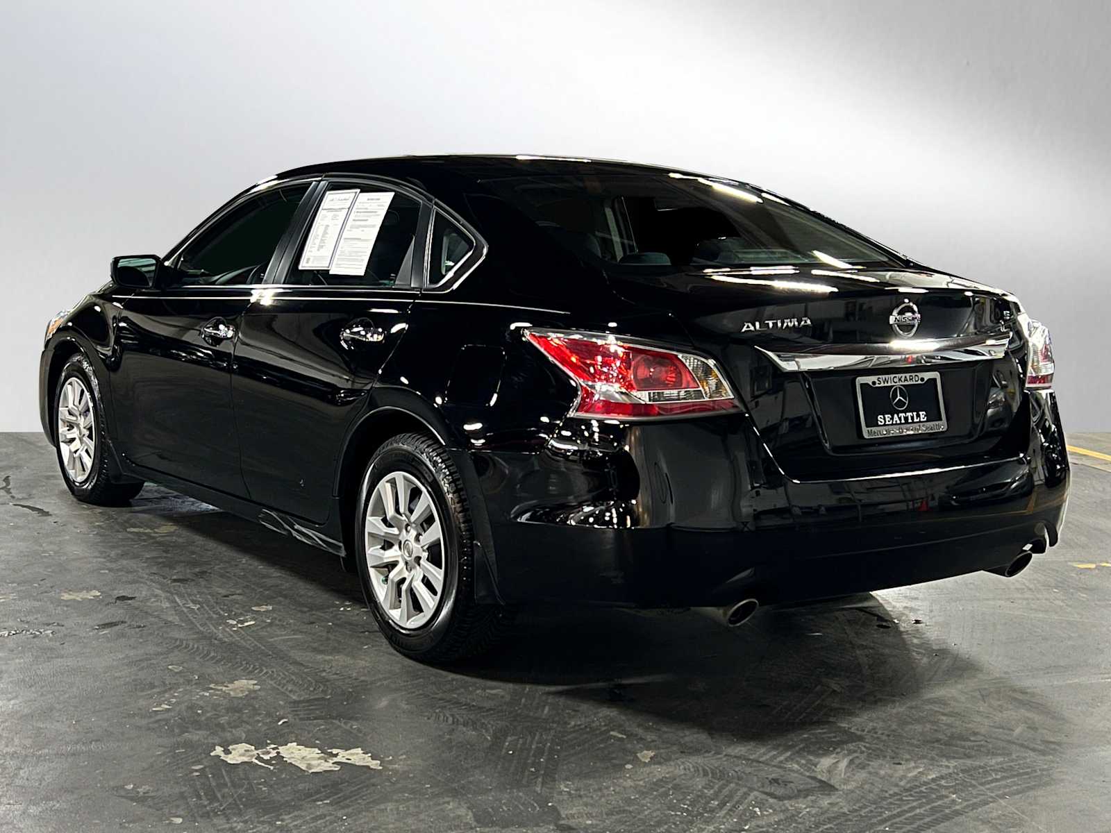 View vehicle photo 5