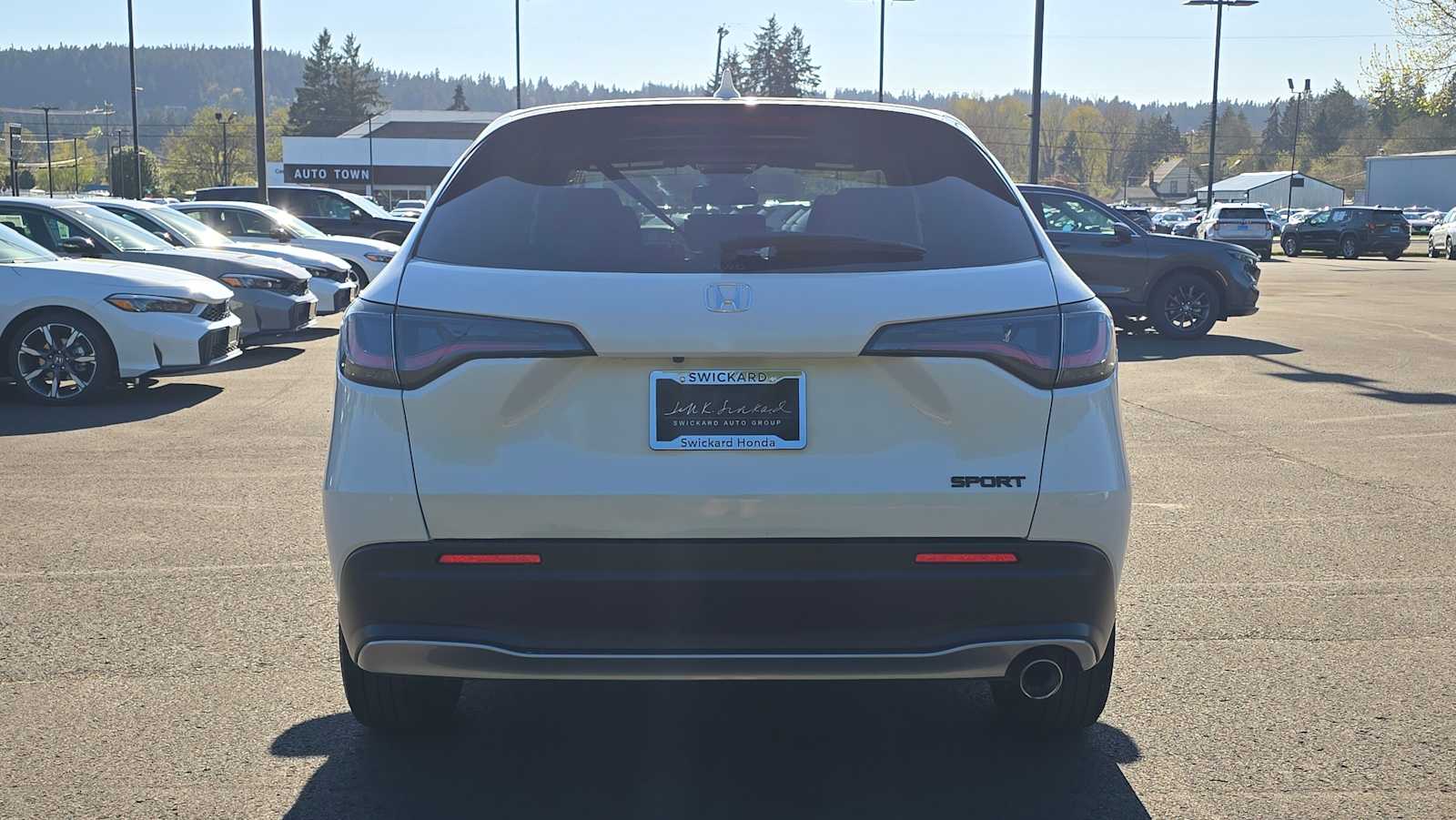 View vehicle photo 4