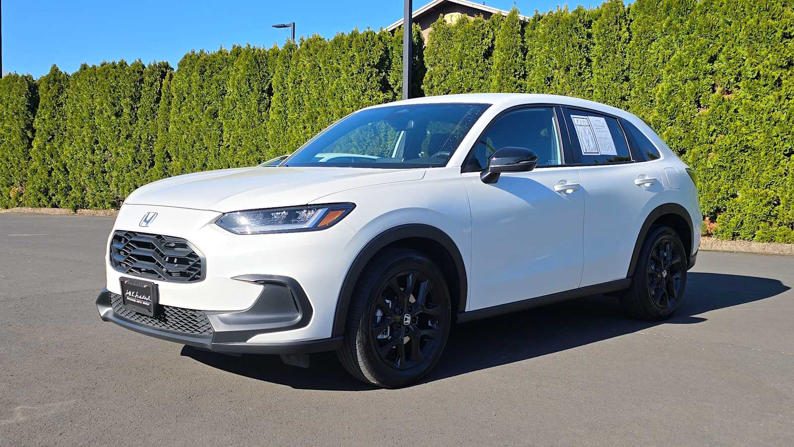 View vehicle photo 7