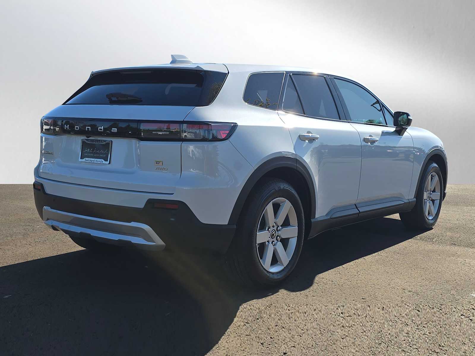 View vehicle photo 3