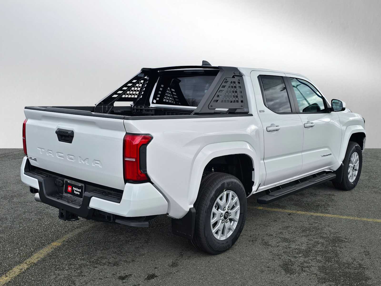 View vehicle photo 3