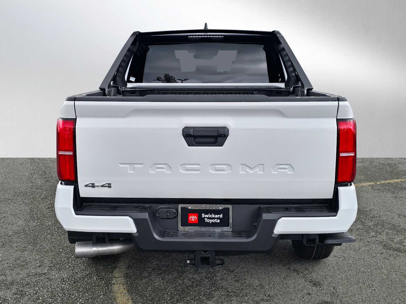 View vehicle photo 4