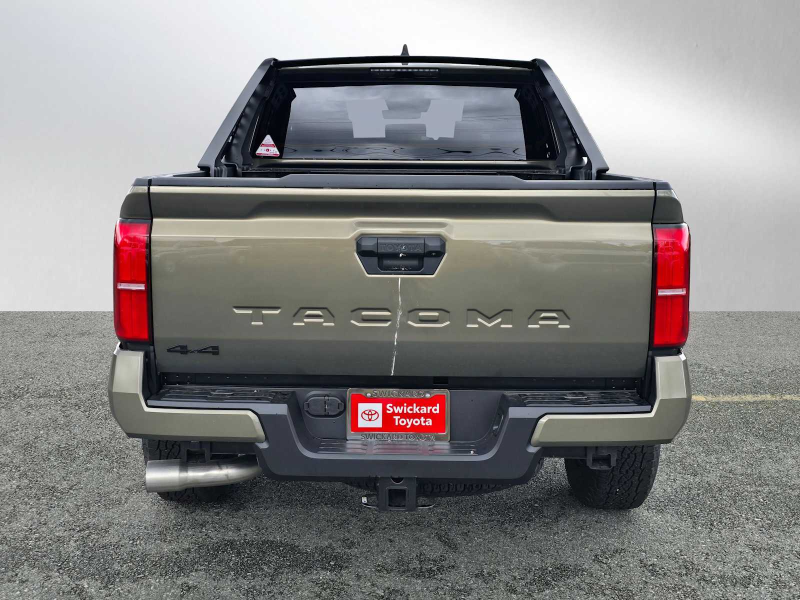 View vehicle photo 4