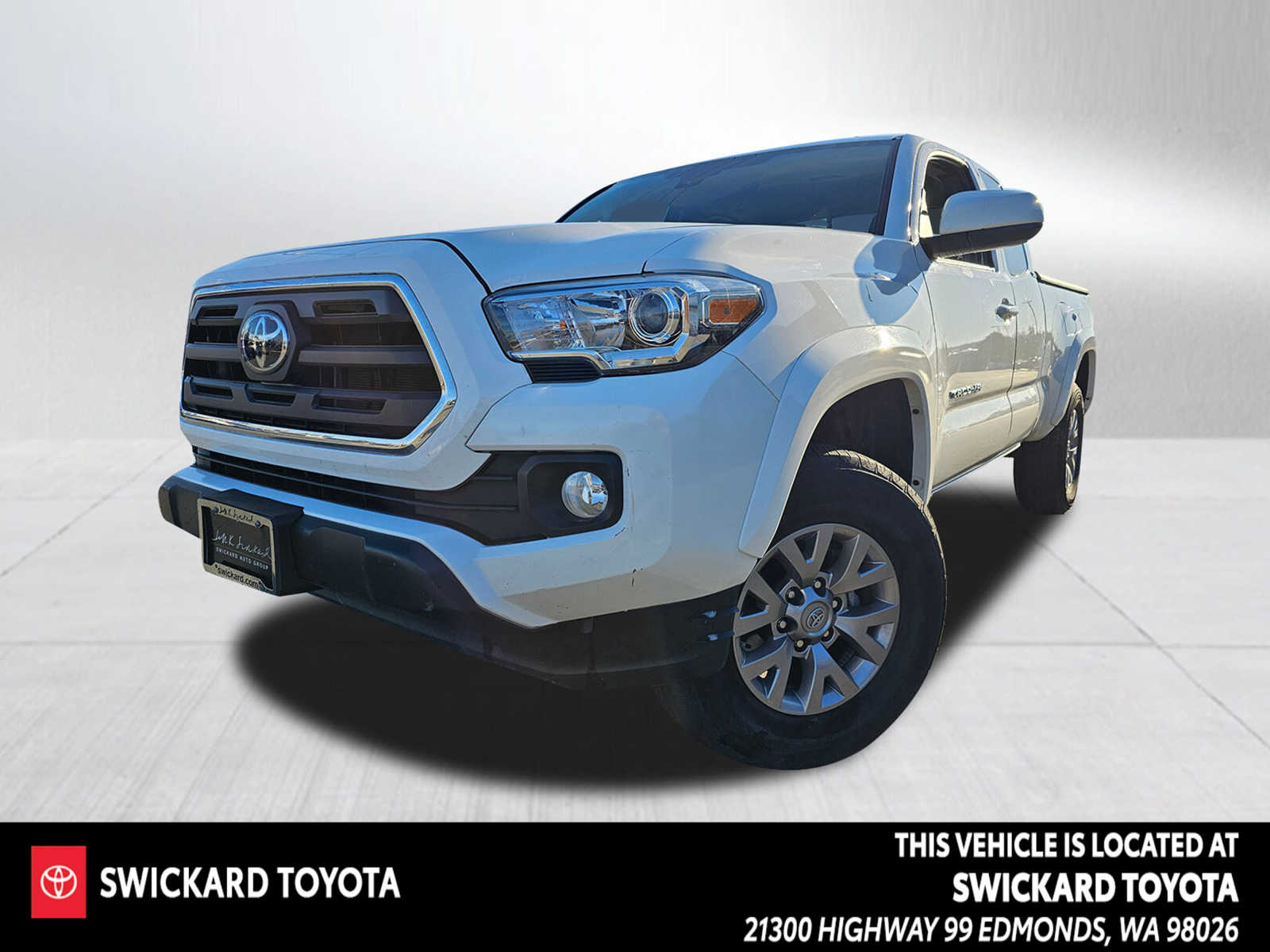 Pre-Owned 2018 Toyota Tacoma SR5 Access Cab 6 Bed I4 4×2 AT