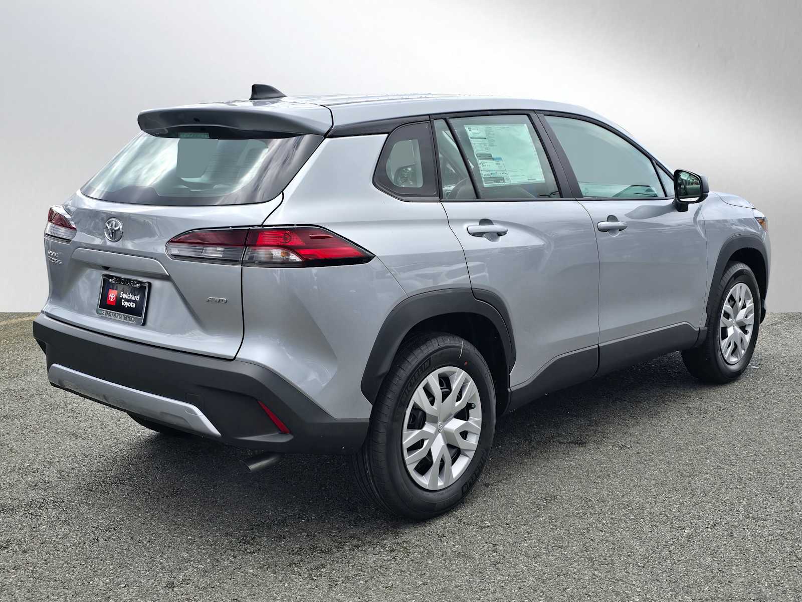 View vehicle photo 3