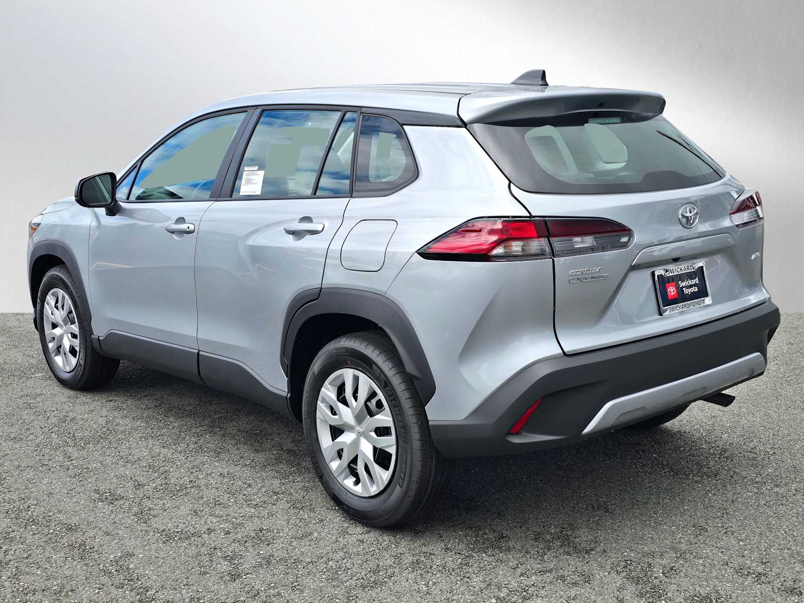 View vehicle photo 5