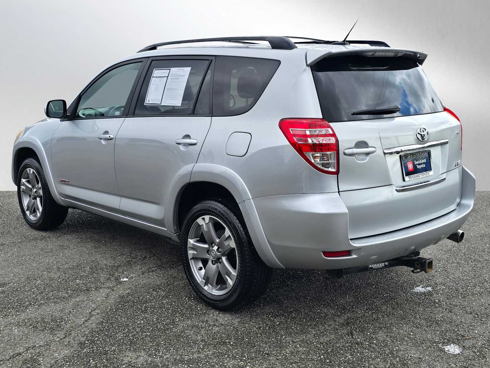 View vehicle photo 5