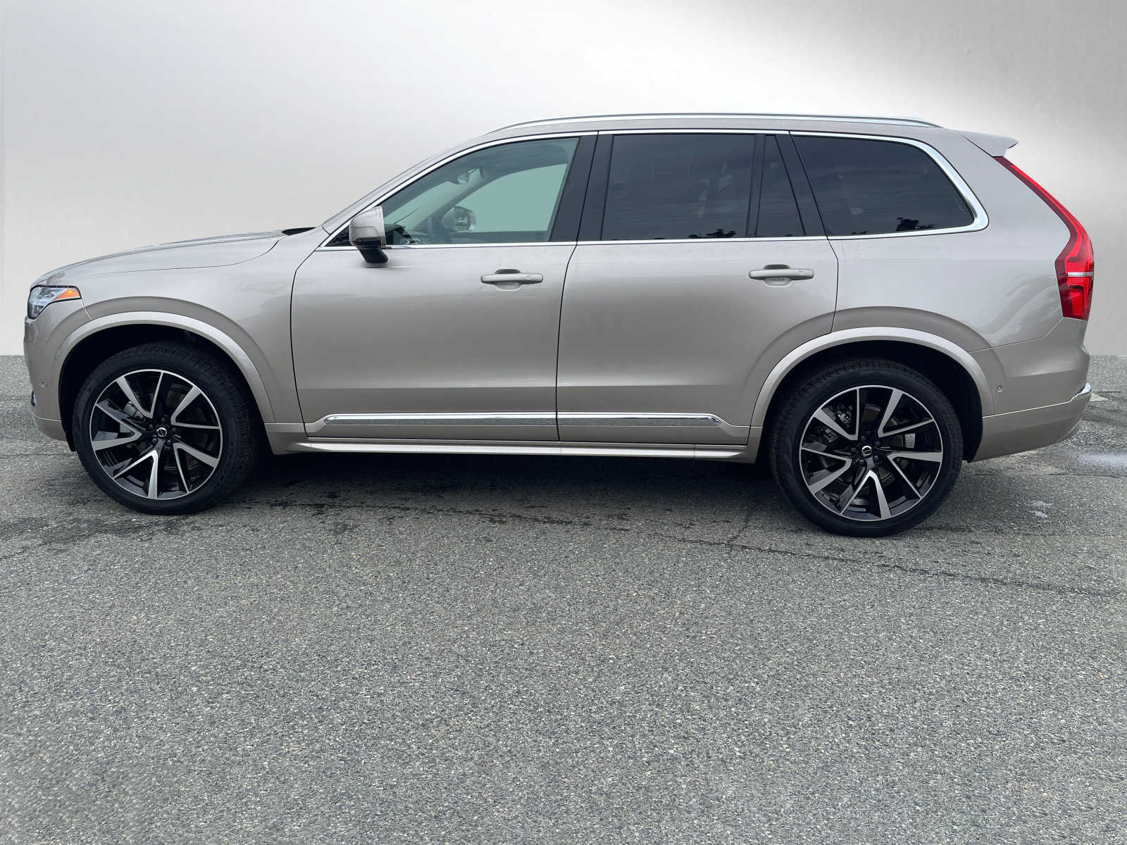 New 2024 Volvo XC90 Plus Bright Theme Sport Utility in #1154945 