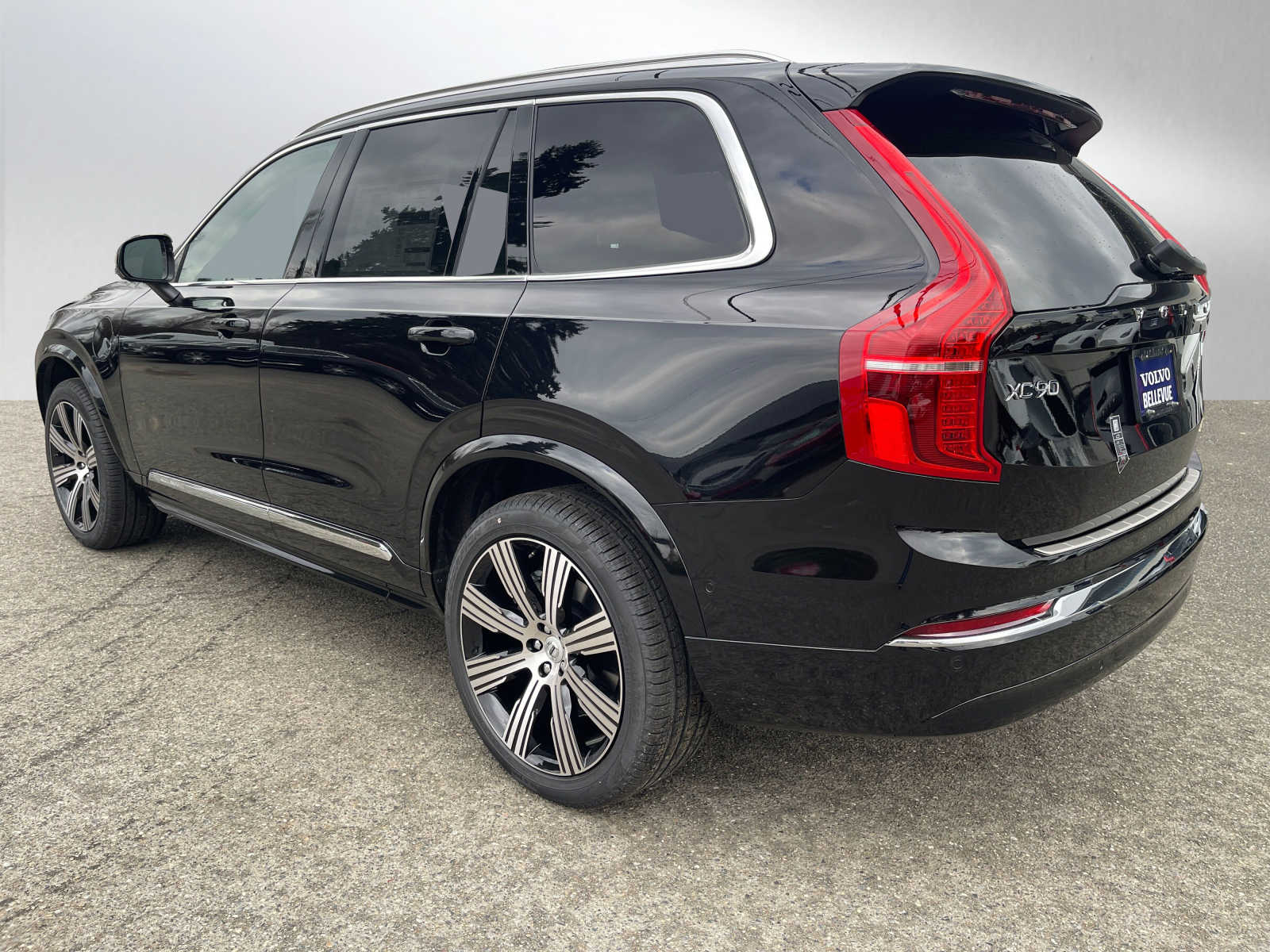 New 2024 Volvo XC90 Recharge Plug-In Hybrid Ultimate Bright Theme 