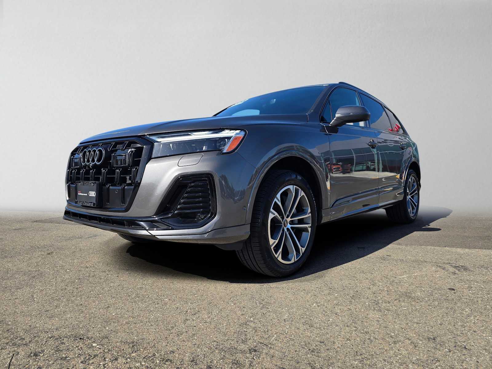 View vehicle photo 7