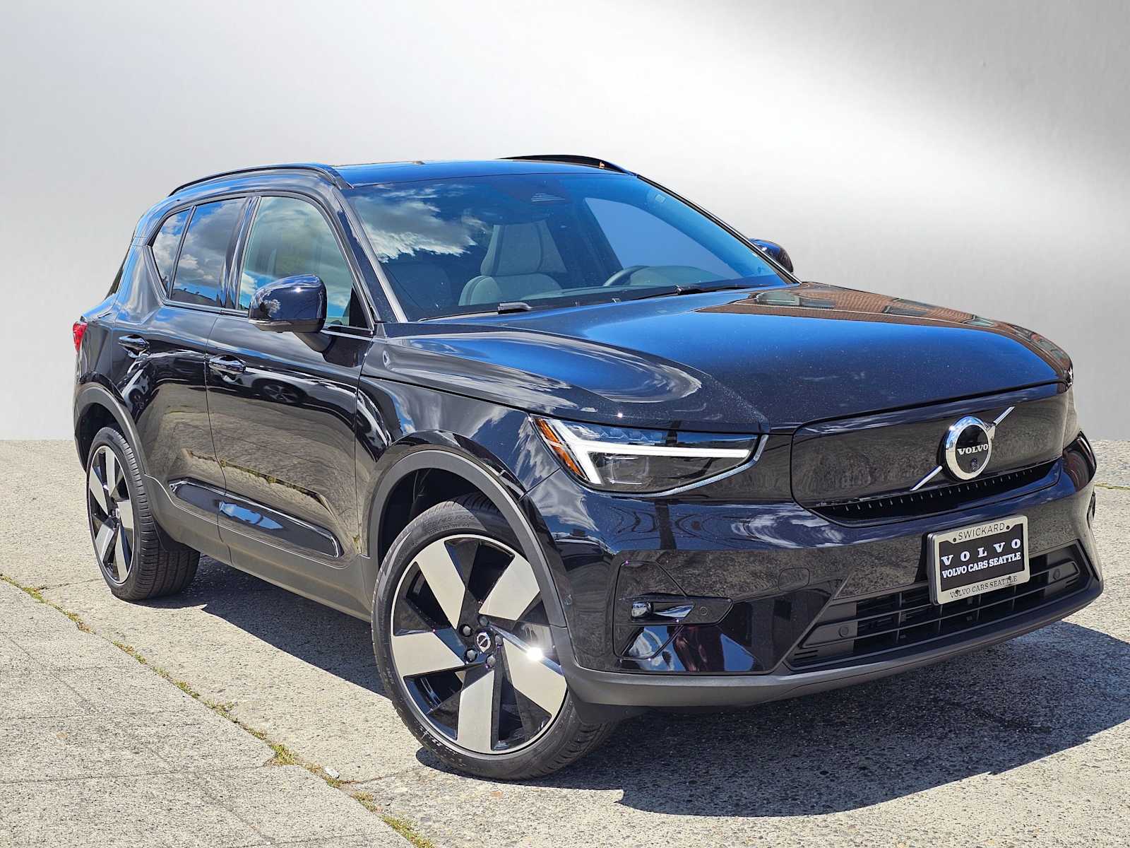 Black (ONYX BLK MET) 2026 Volvo EX40 Plus RWD SUV / Crossover Rear-Wheel Drive 1-Speed Automatic