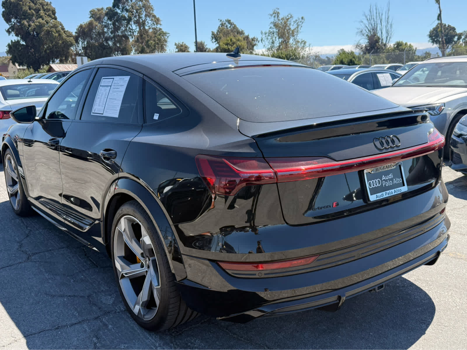 View vehicle photo 4