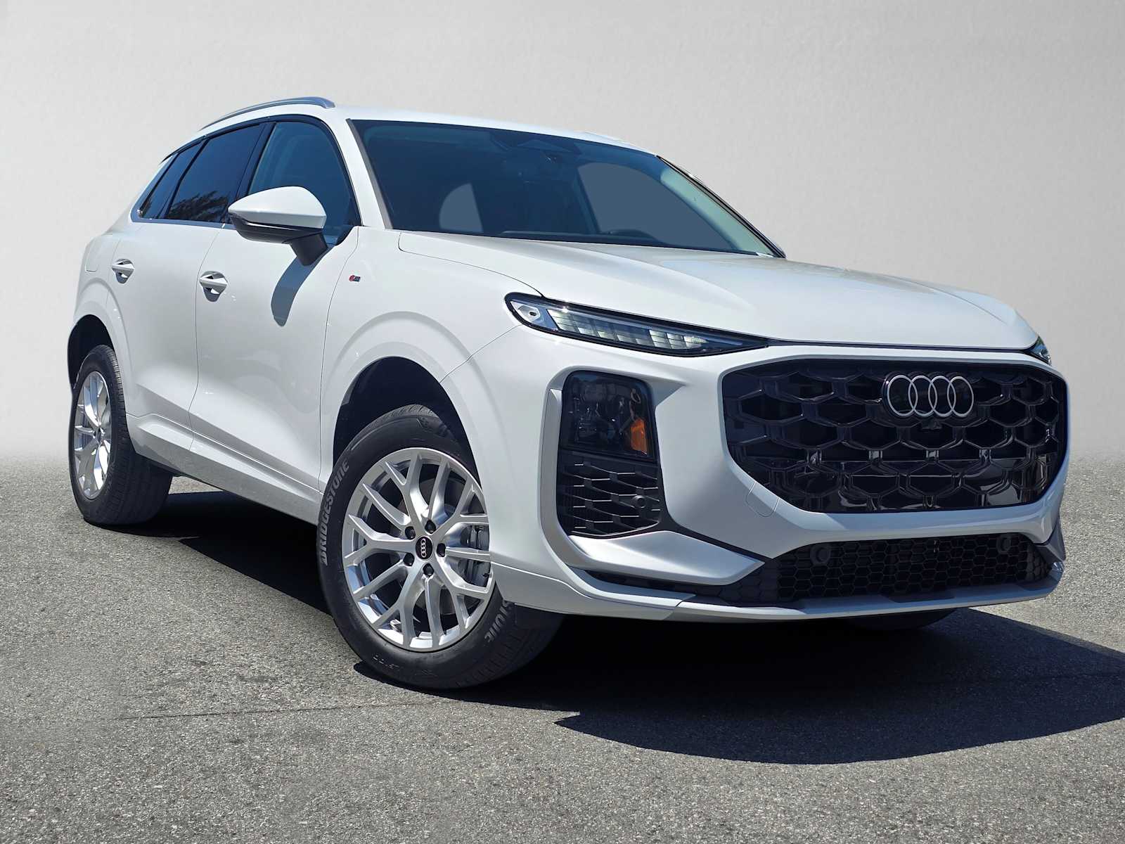 Glacier White Metallic 2026 Audi Q3 SUV / Crossover All-Wheel Drive 7-Speed Automatic