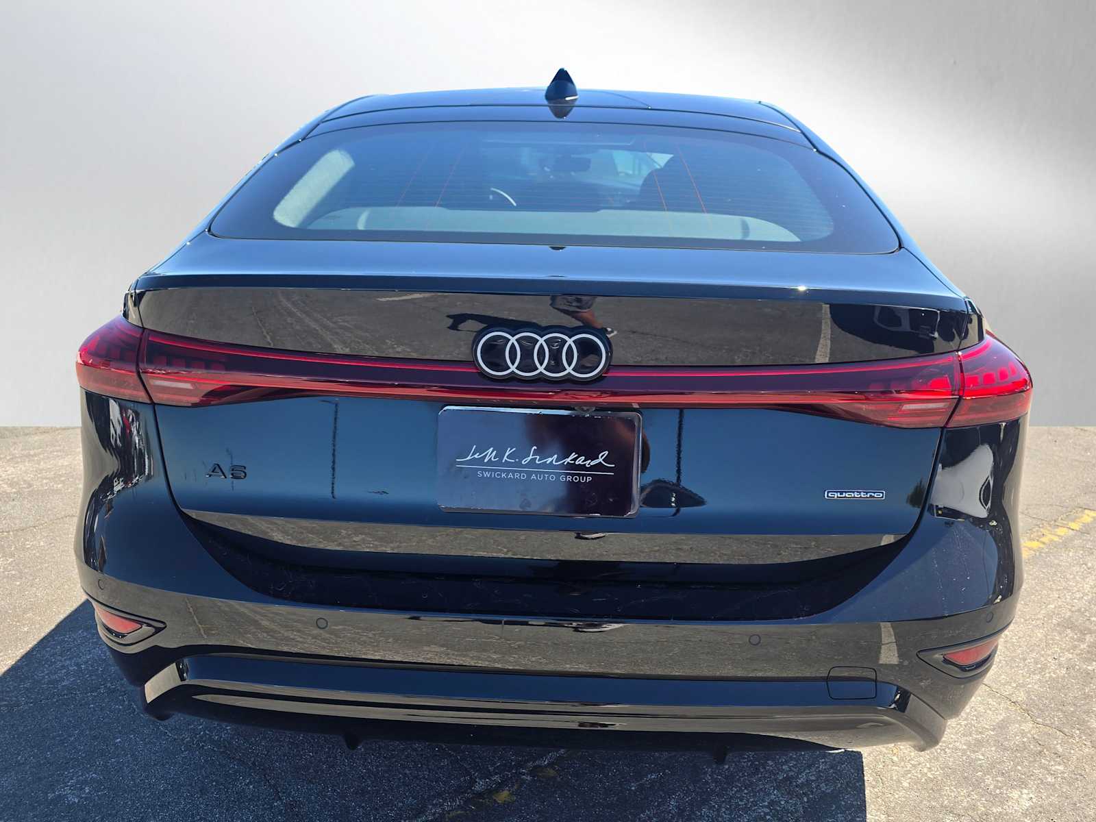 View vehicle photo 4