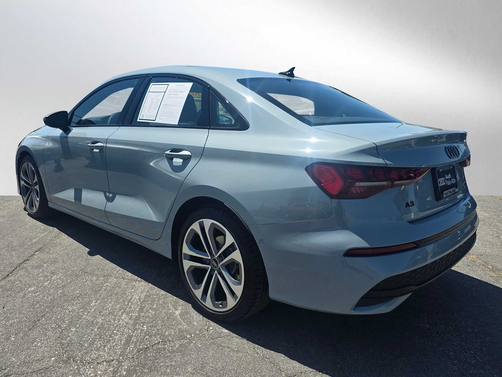 View vehicle photo 5