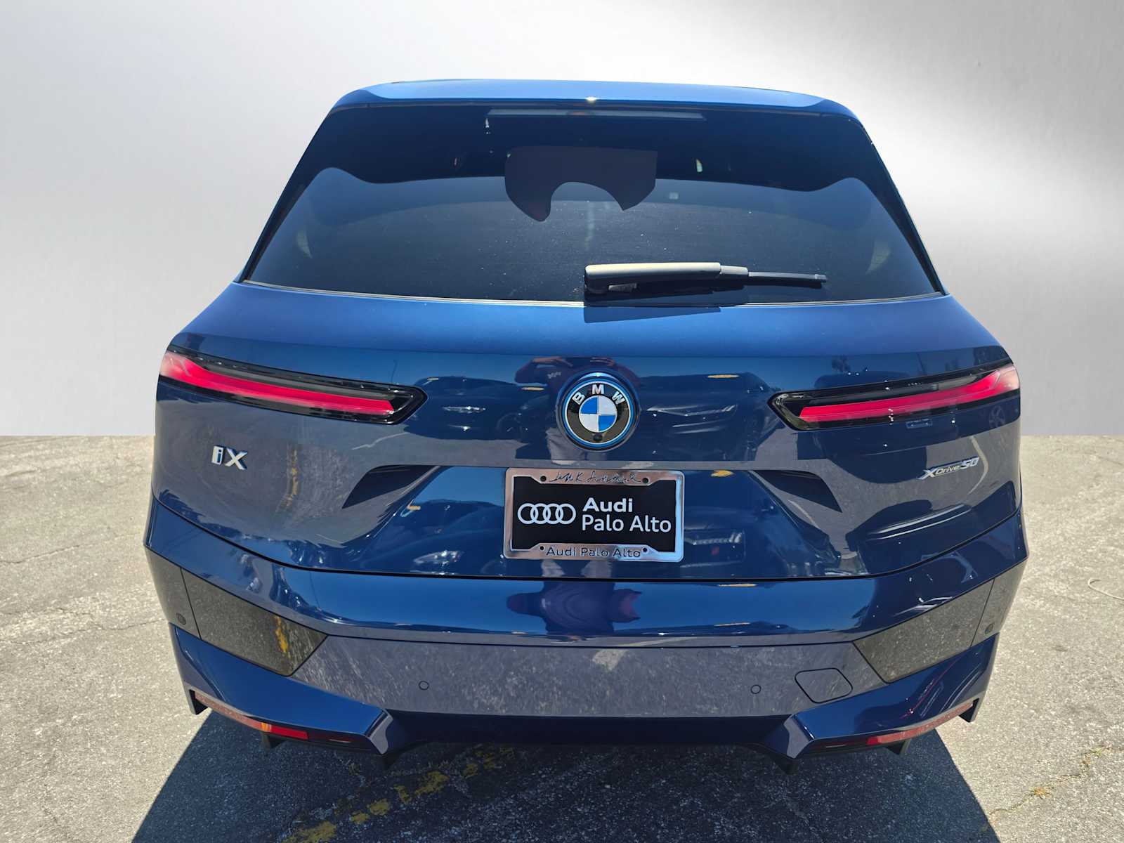 View vehicle photo 4