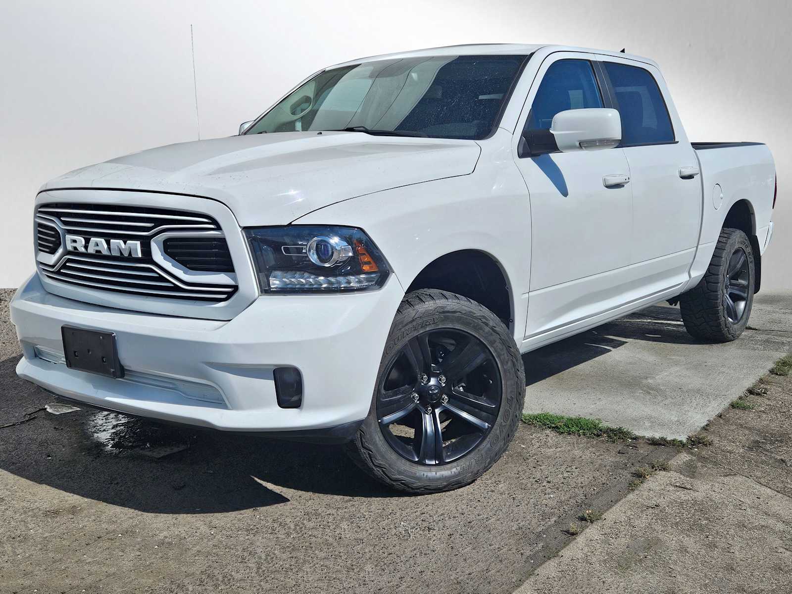 Used 2018 RAM Ram 1500 Sport with VIN 1C6RR7MTXJS215229 for sale in Kailua Kona, HI