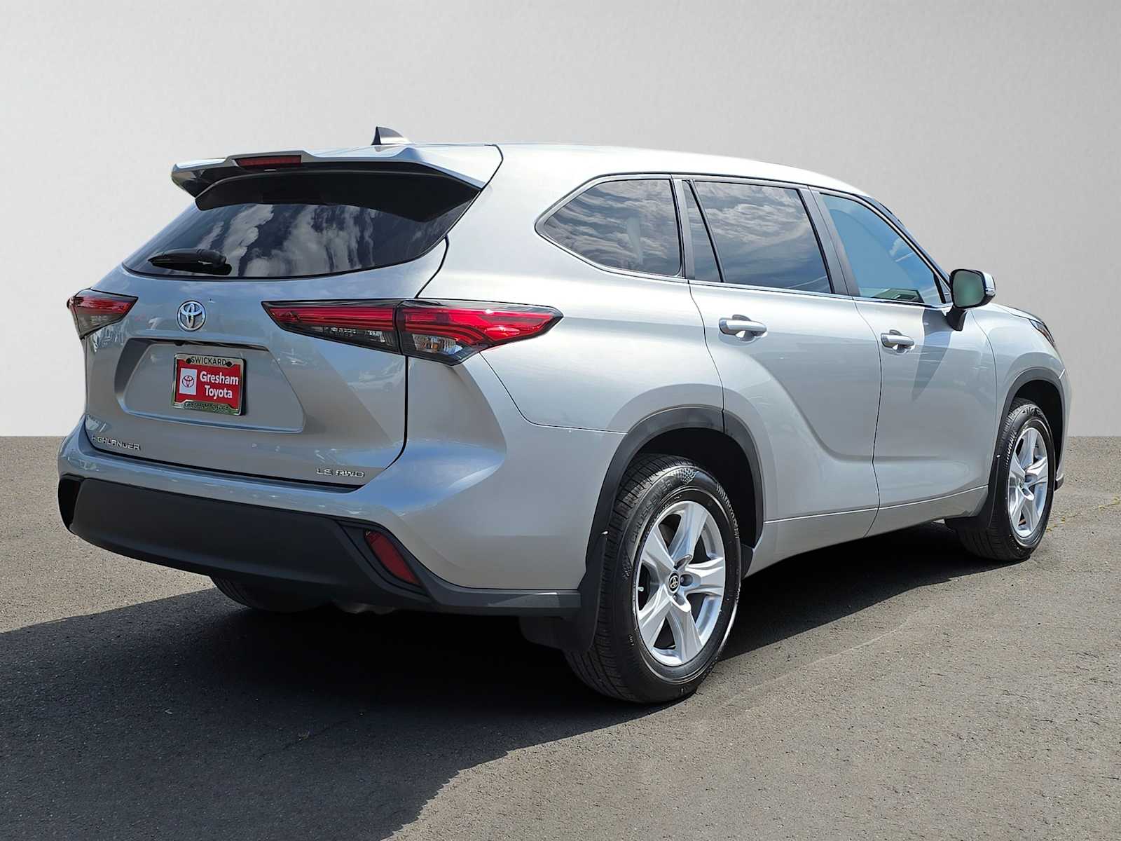 View vehicle photo 5