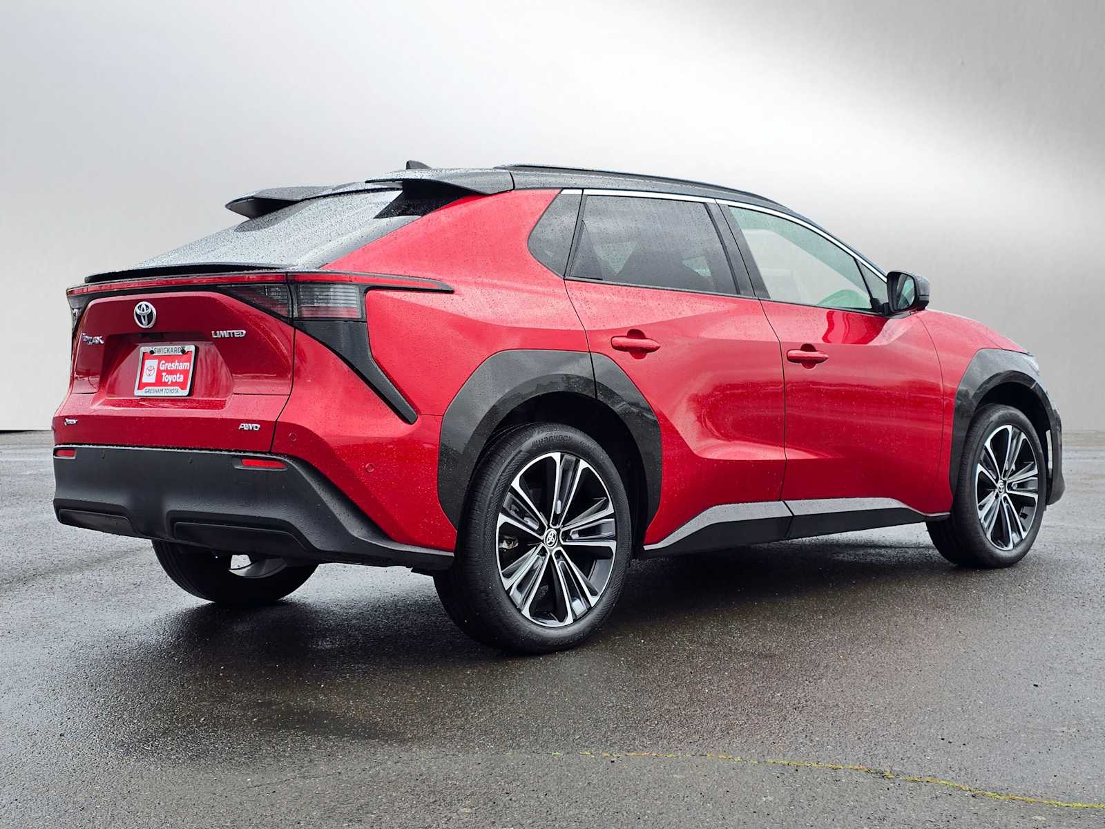 View vehicle photo 3