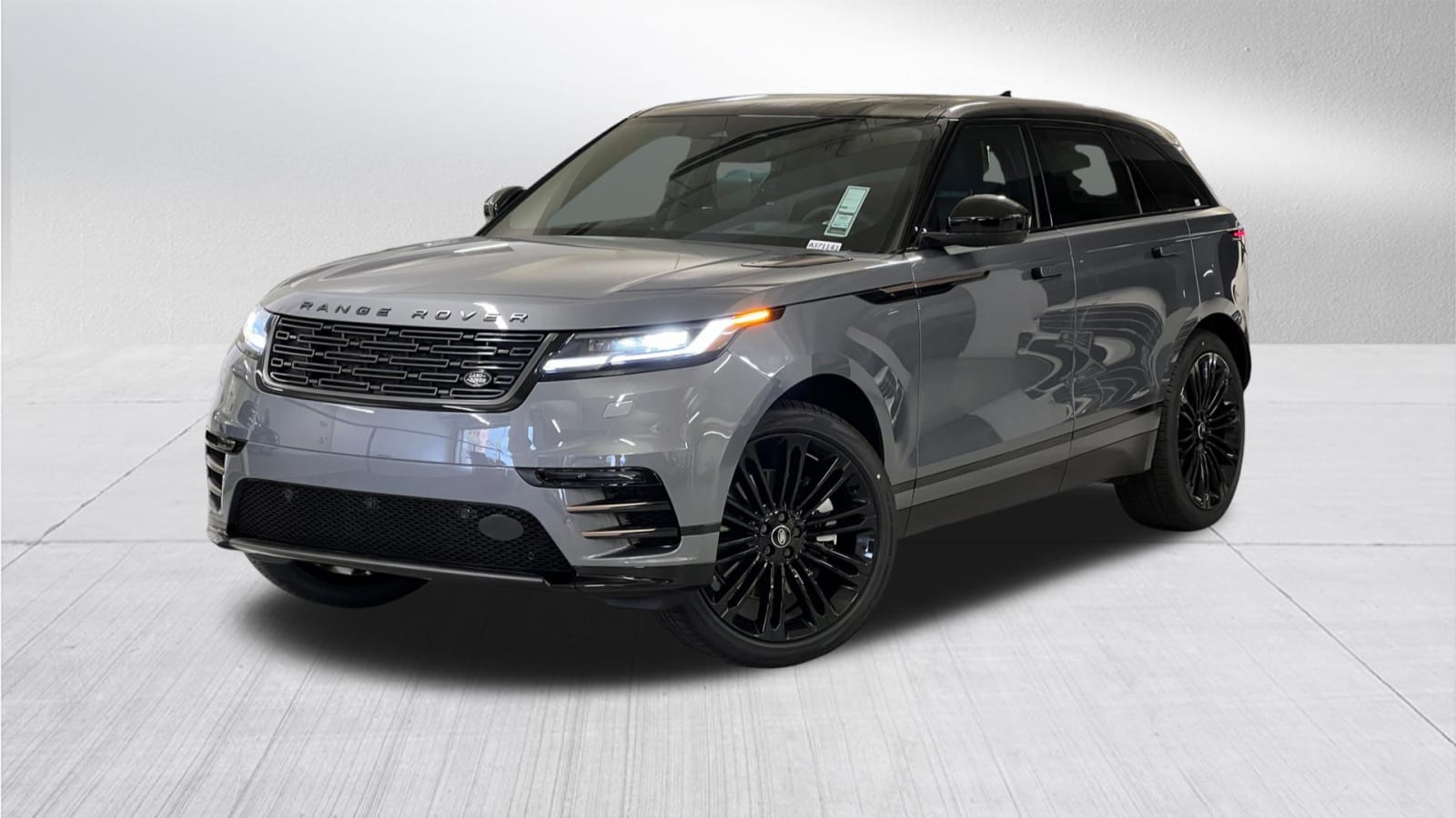 New 2024 Land Rover Range Rover Velar Dynamic HSE Sport Utility in