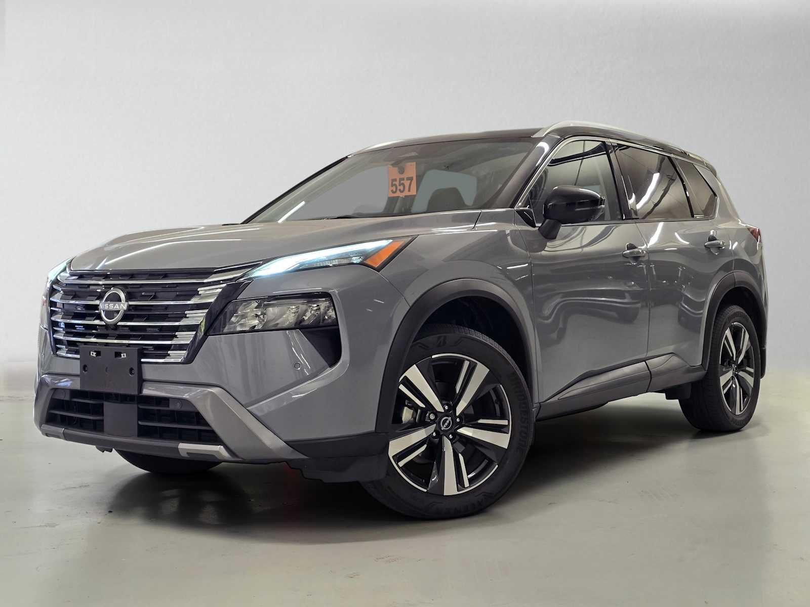 Boulder Gray Pearl/Super Black 2024 Nissan Rogue SUV / Crossover Front-Wheel Drive Continuously Variable Transmission