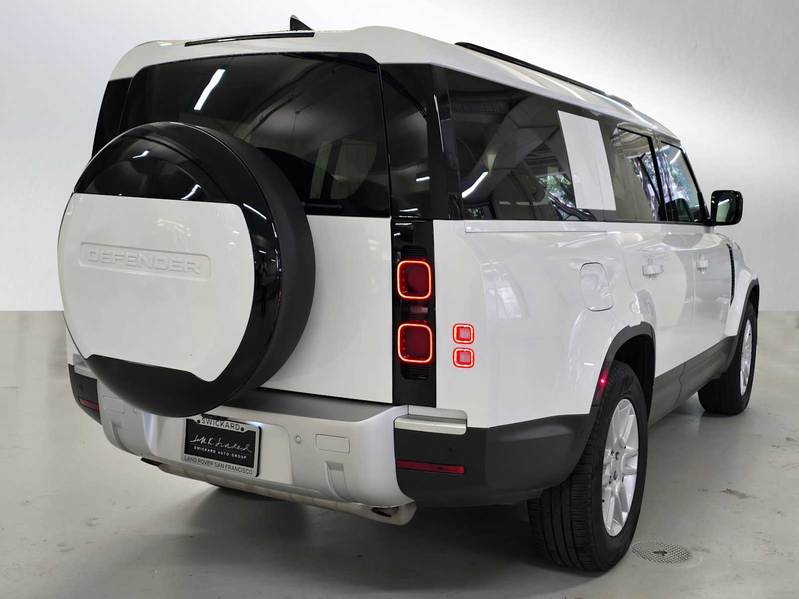 View vehicle photo 5