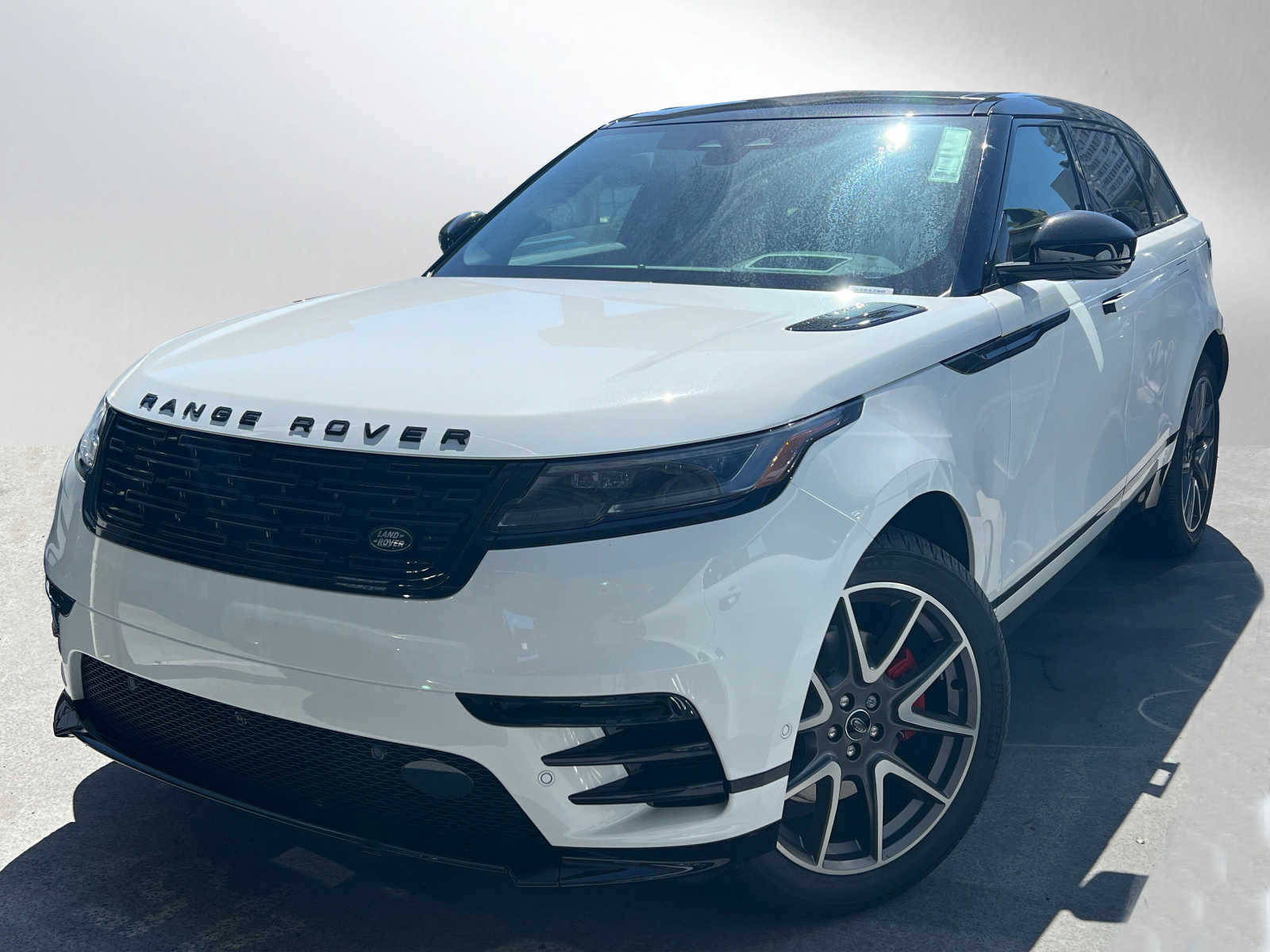 New 2025 Land Rover Range Rover Velar Dynamic SE Sport Utility in 