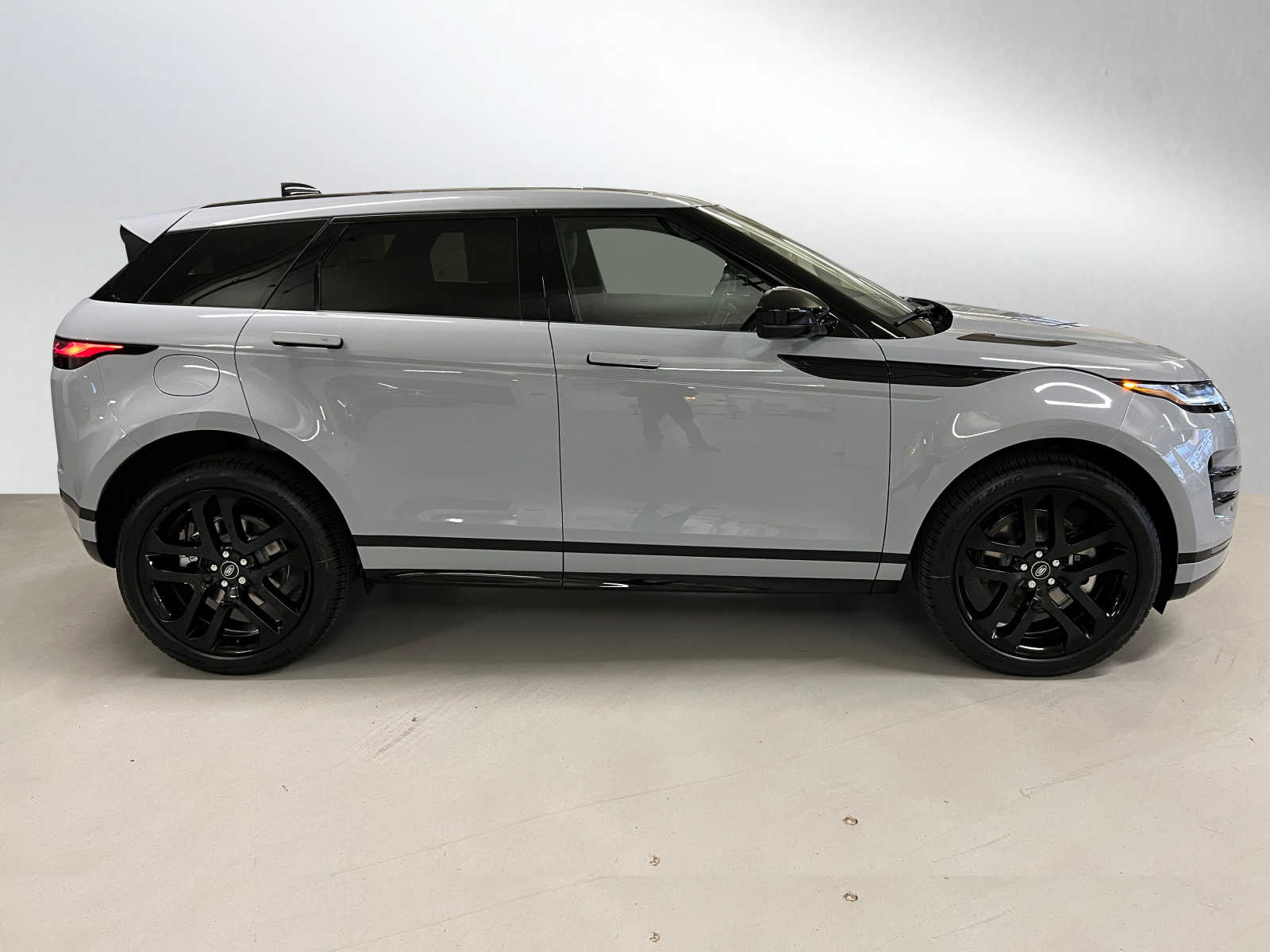 New 2024 Land Rover Range Rover Evoque Dynamic SE Sport Utility in # ...