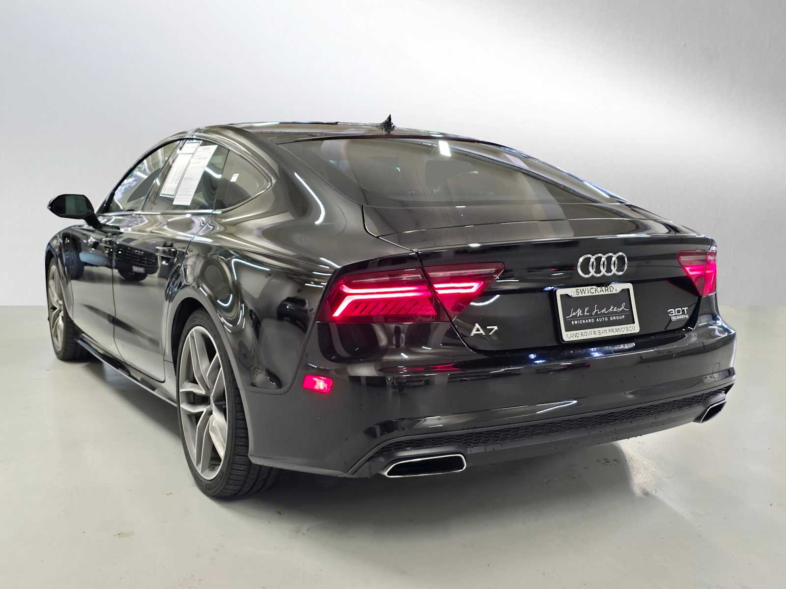 View vehicle photo 3