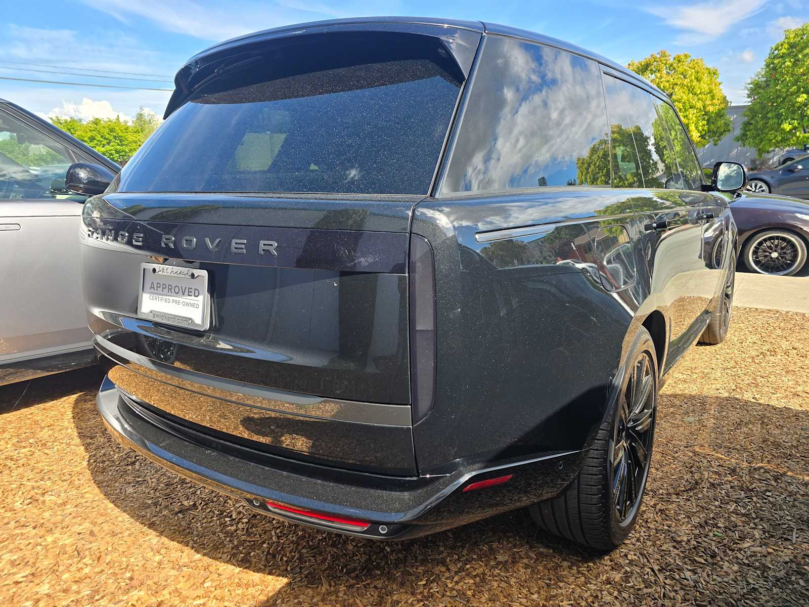 View vehicle photo 3
