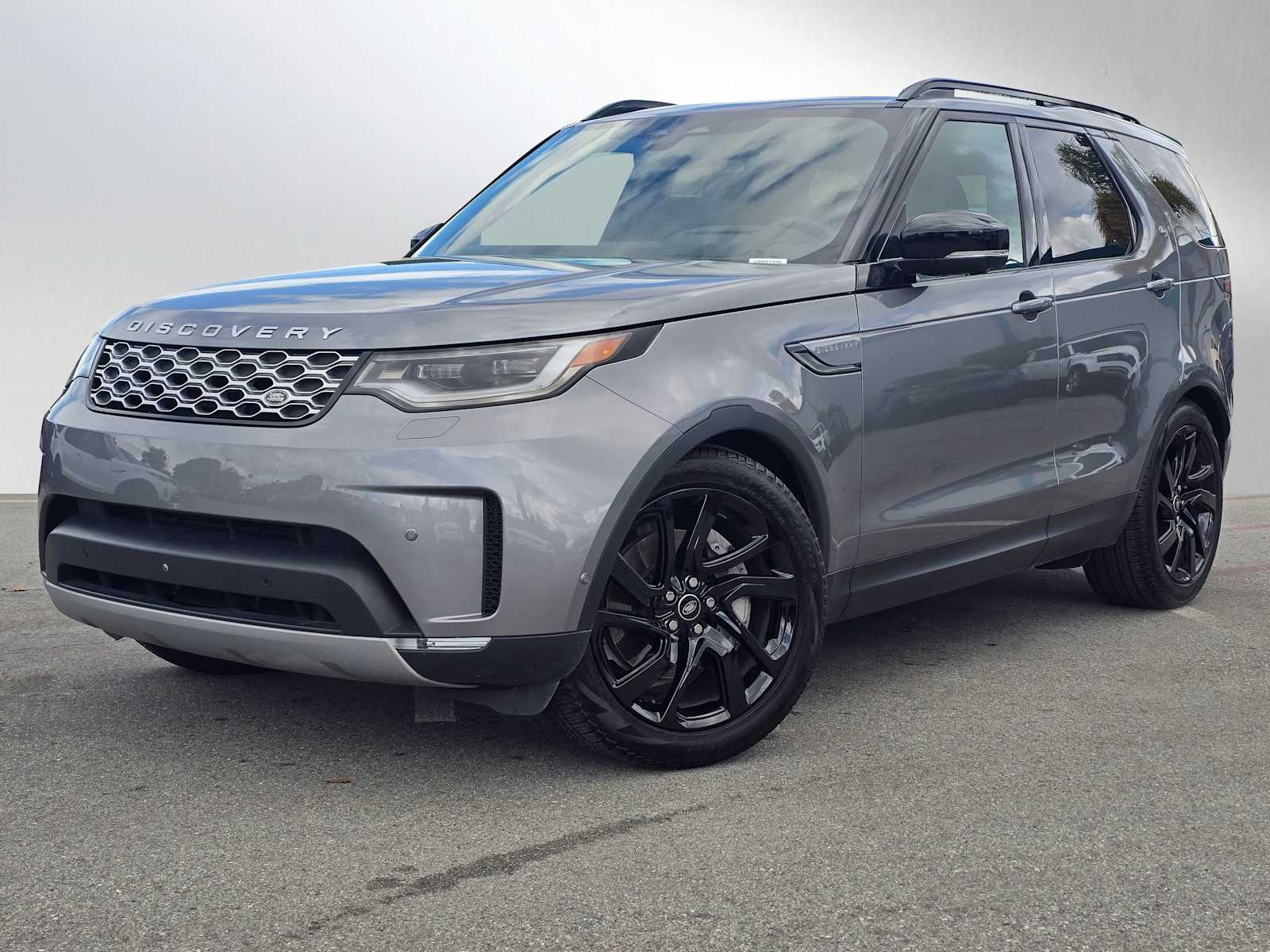 Gray (Eiger Grey Metallic) 2025 Land Rover Discovery P300 S AWD SUV / Crossover All-Wheel Drive 8-Speed Automatic