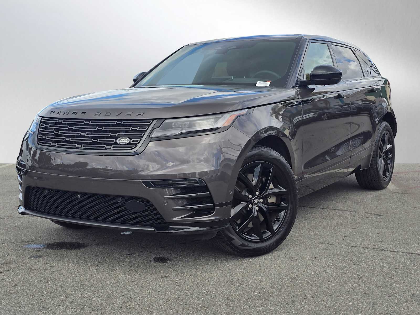 Gray (Charente Grey Premium Metallic) 2026 Land Rover Range Rover Velar P250 Dynamic SE AWD SUV / Crossover All-Wheel Drive 8-Speed Automatic
