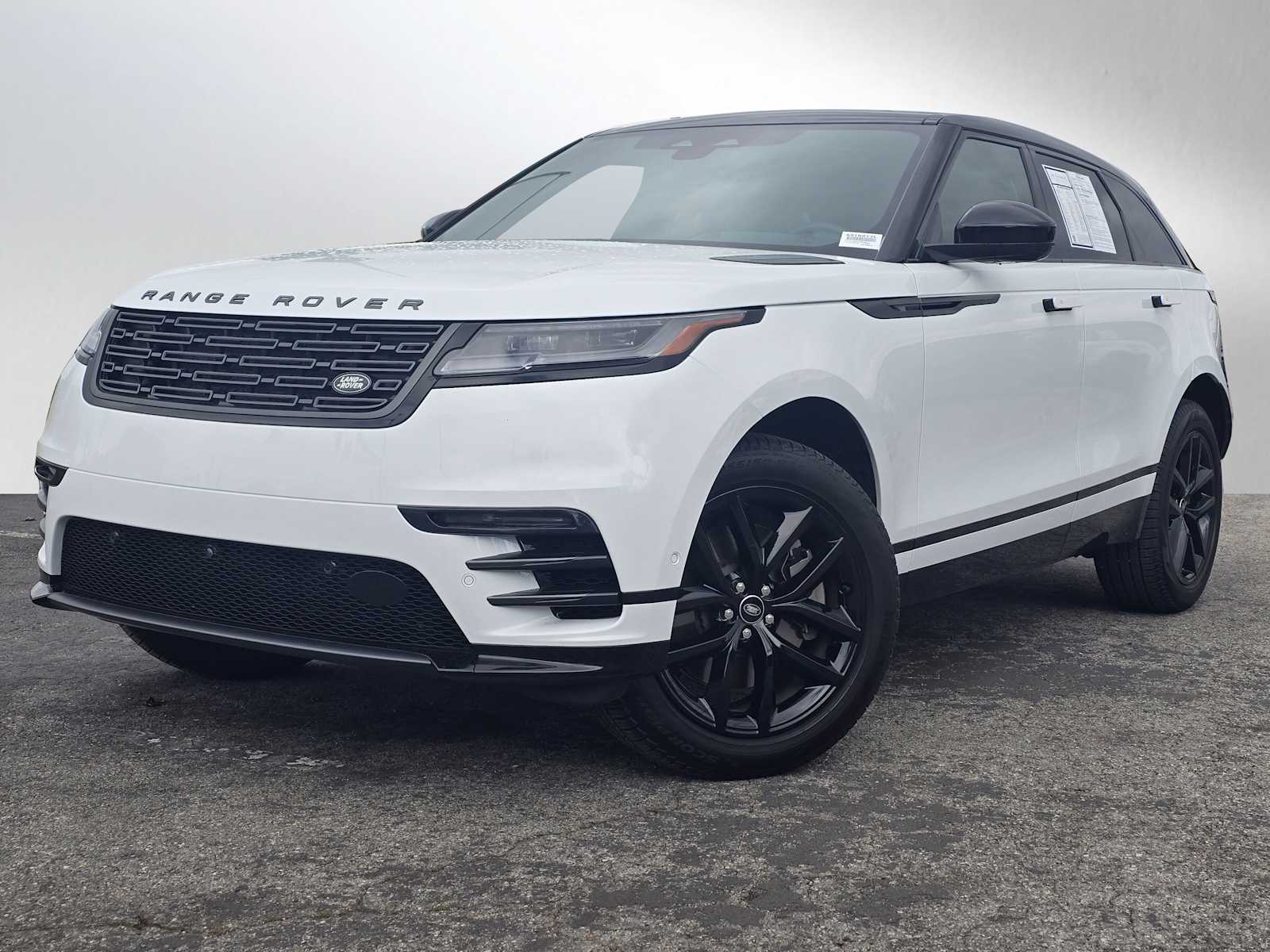 Fuji White 2026 Land Rover Range Rover Velar P250 Dynamic SE AWD SUV / Crossover All-Wheel Drive 8-Speed Automatic
