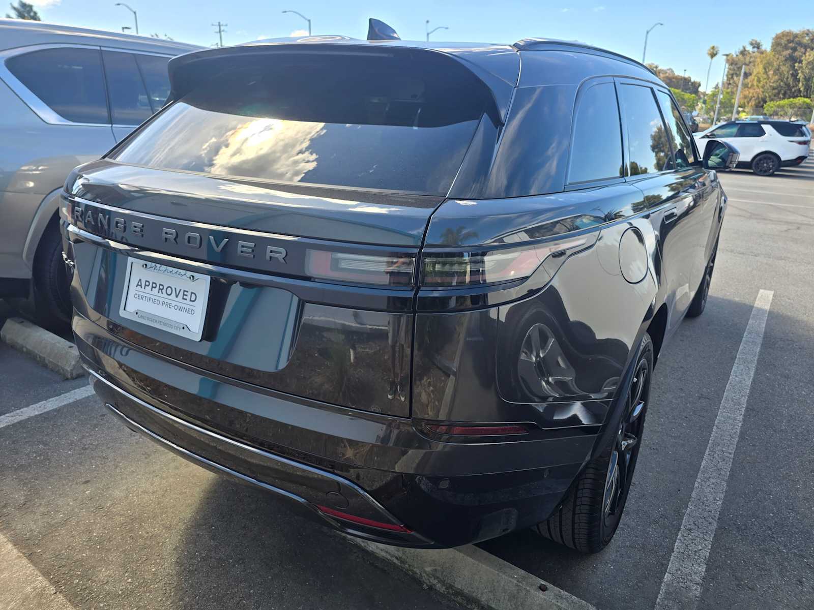 View vehicle photo 3