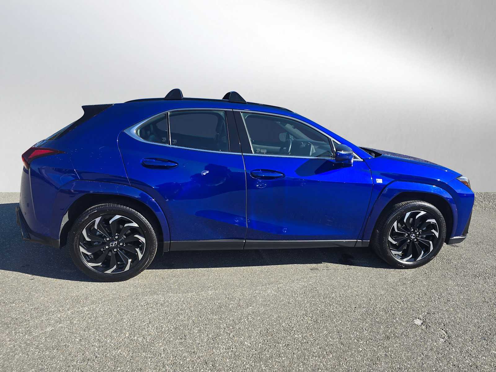 View vehicle photo 2