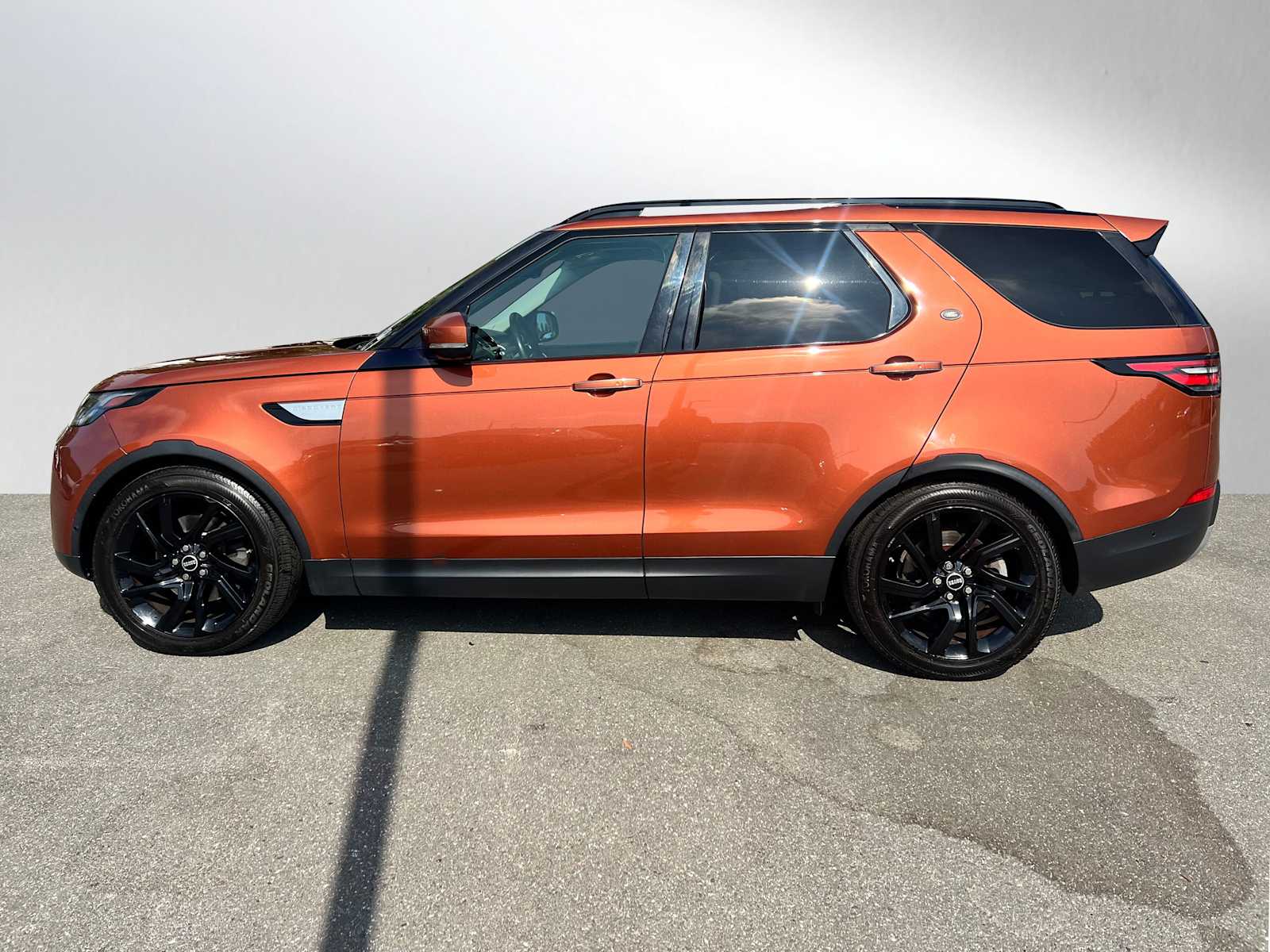 Used 2017 Land Rover LR4 HSE LUX with VIN SALRHBBV9HA026325 for sale in Kailua Kona, HI