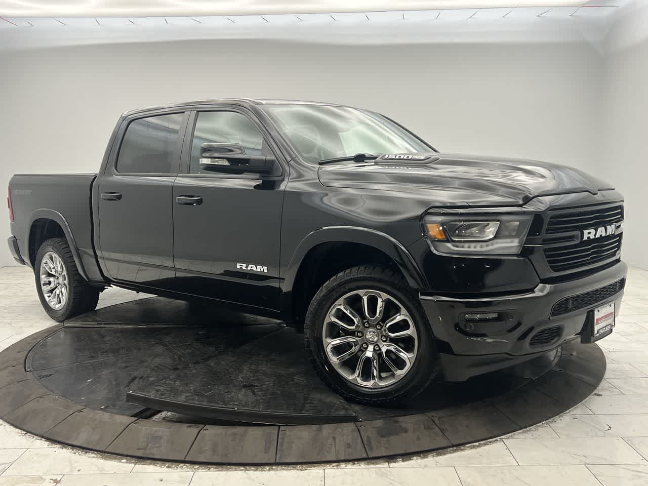 2022 RAM 1500 Laramie Crew Cab 4WD