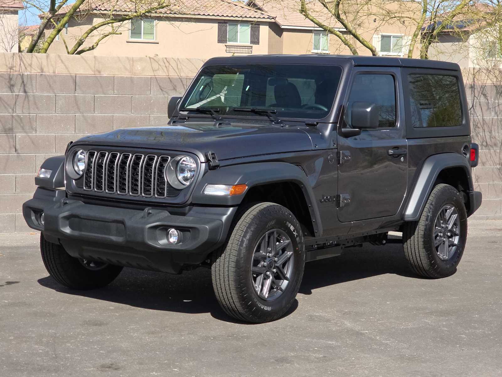 View vehicle photo 4