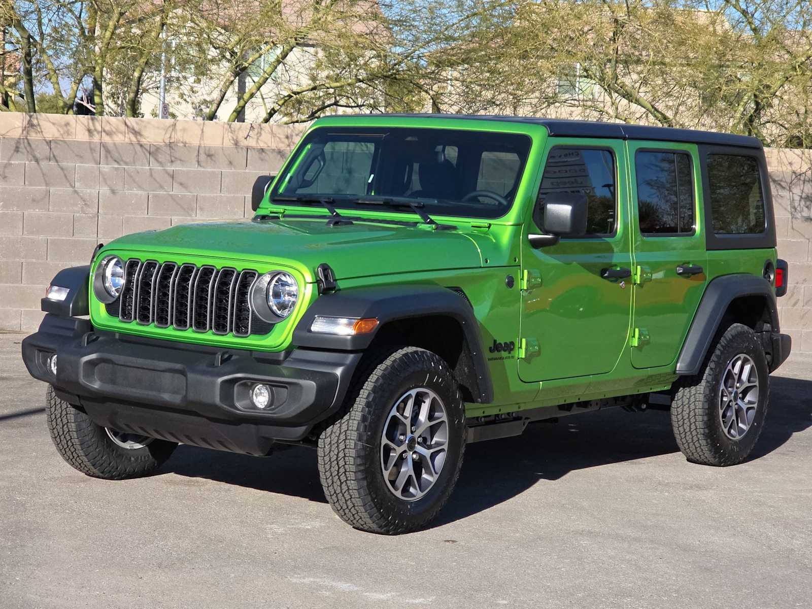 View vehicle photo 4