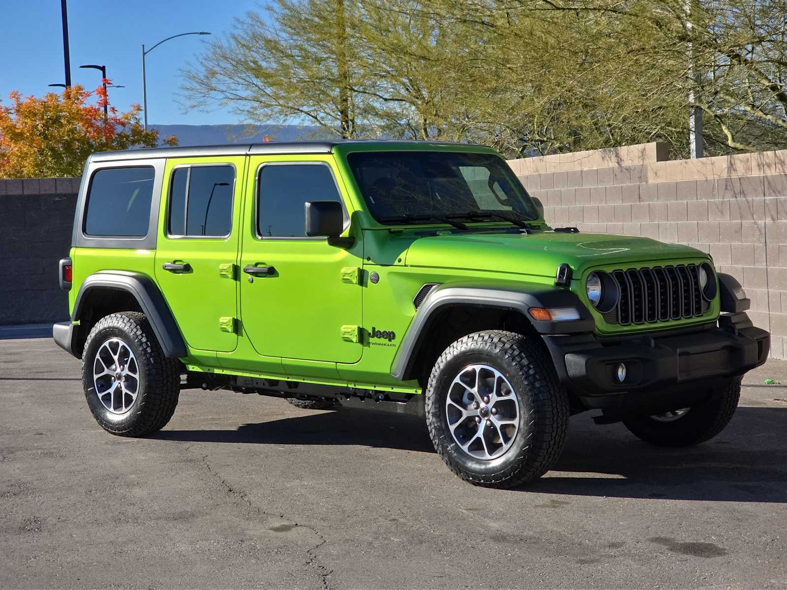 View vehicle photo 2