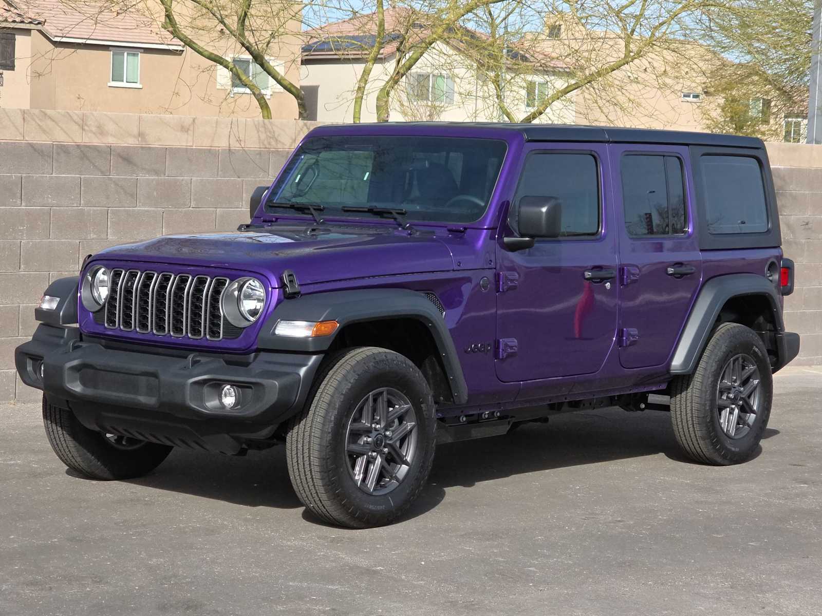 View vehicle photo 4