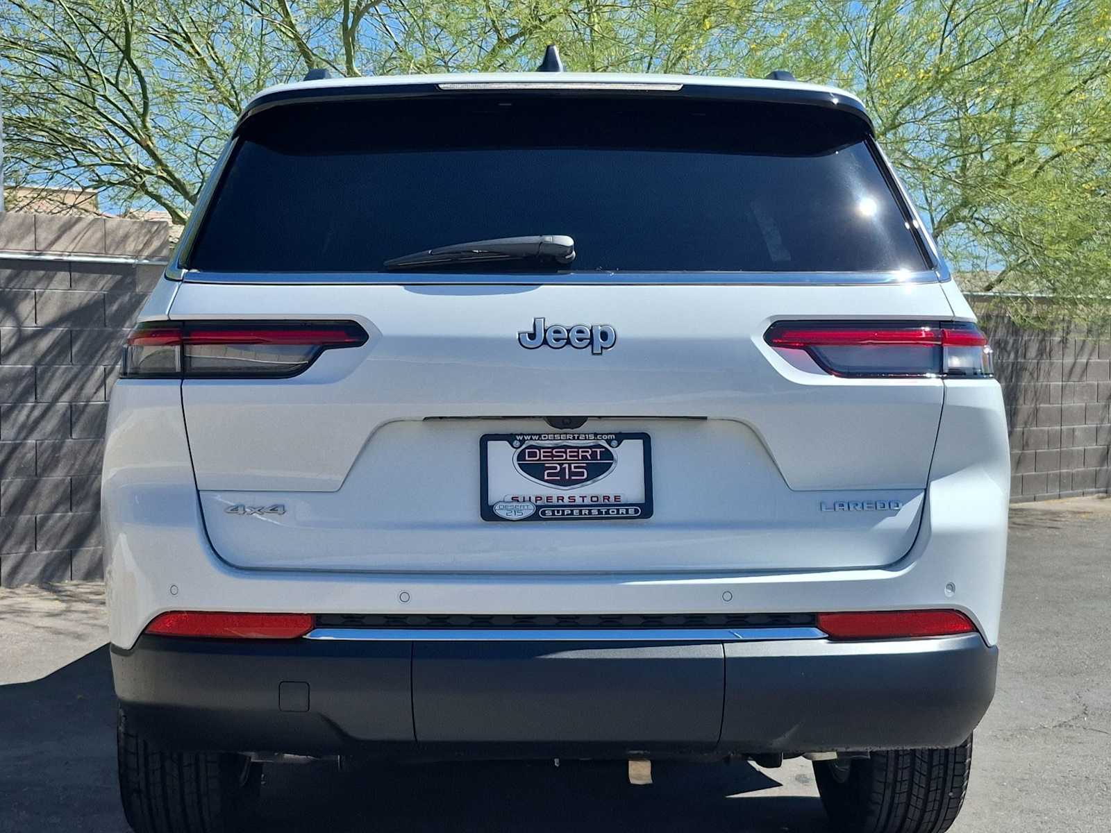 View vehicle photo 7