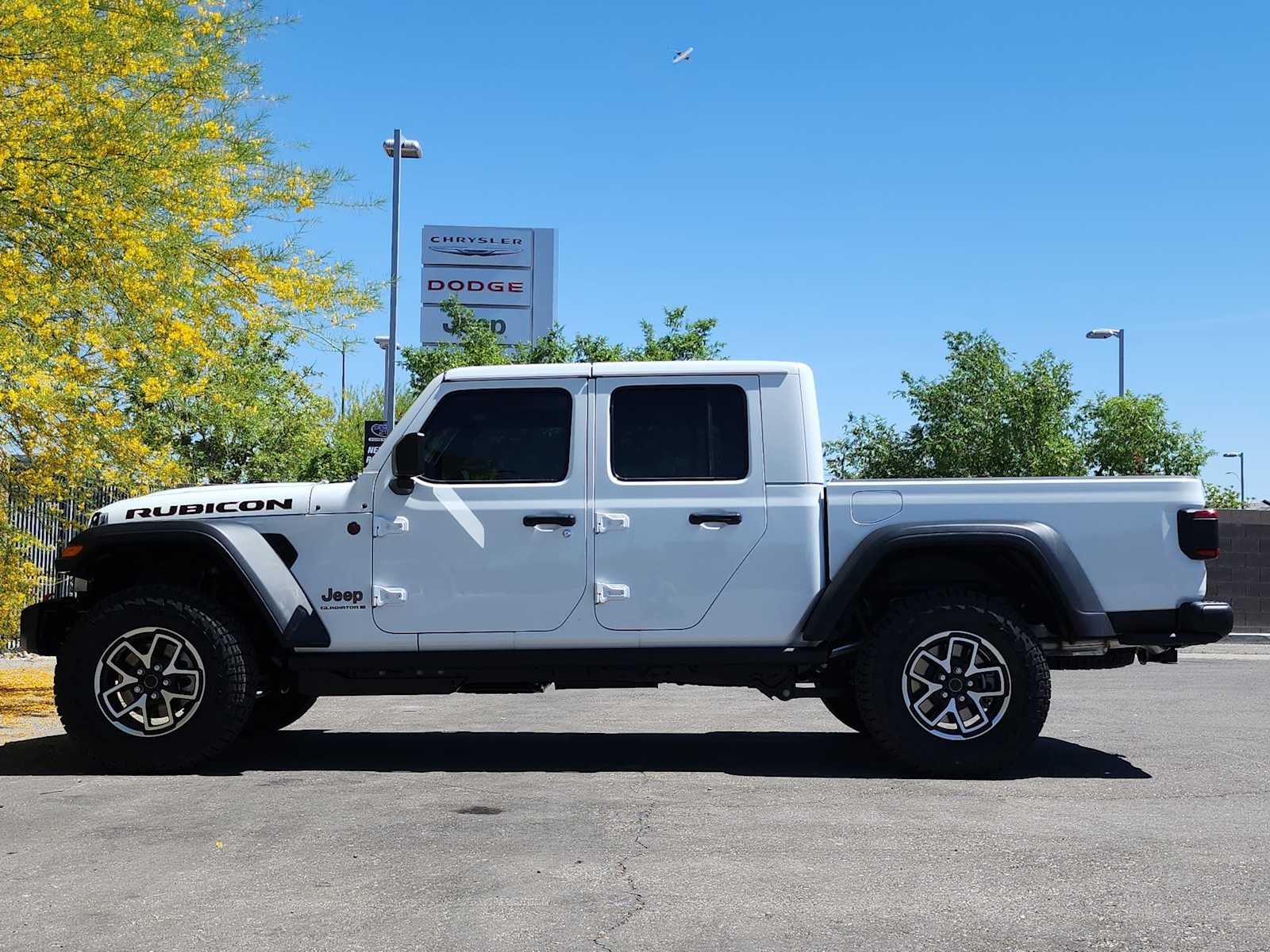 View vehicle photo 6