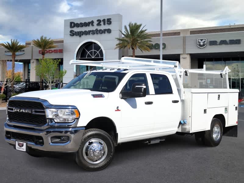 2023 RAM 3500 Chassis Cab Tradesman 4WD Crew Cab 60 CA 172.4 WB